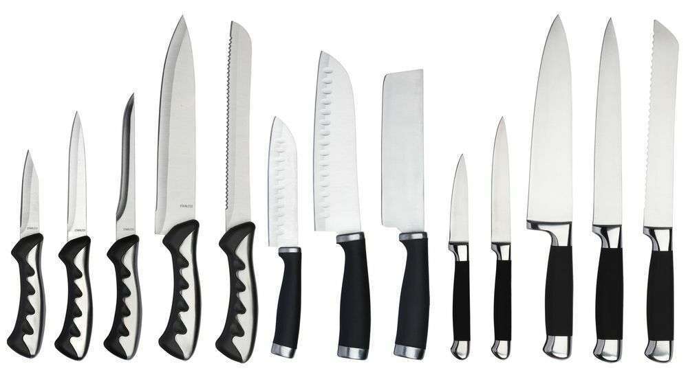 generico set completo di coltelli da cucina
